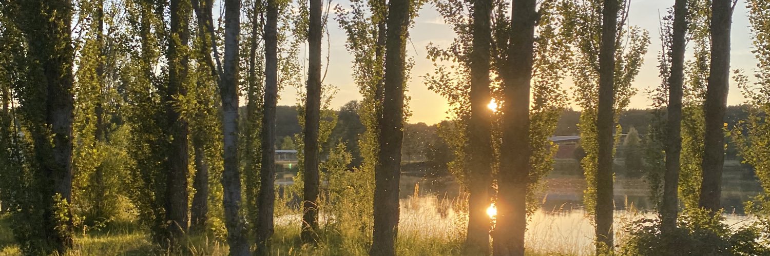 Gwendolyne_28's profile banner image