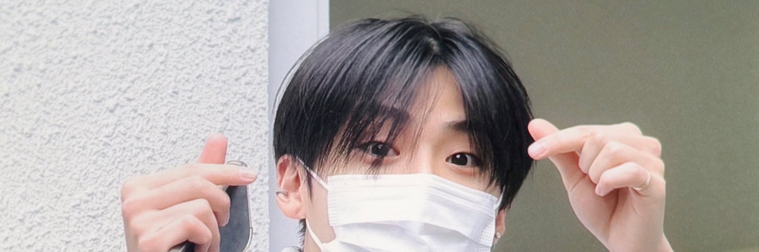 theesohn's profile banner image