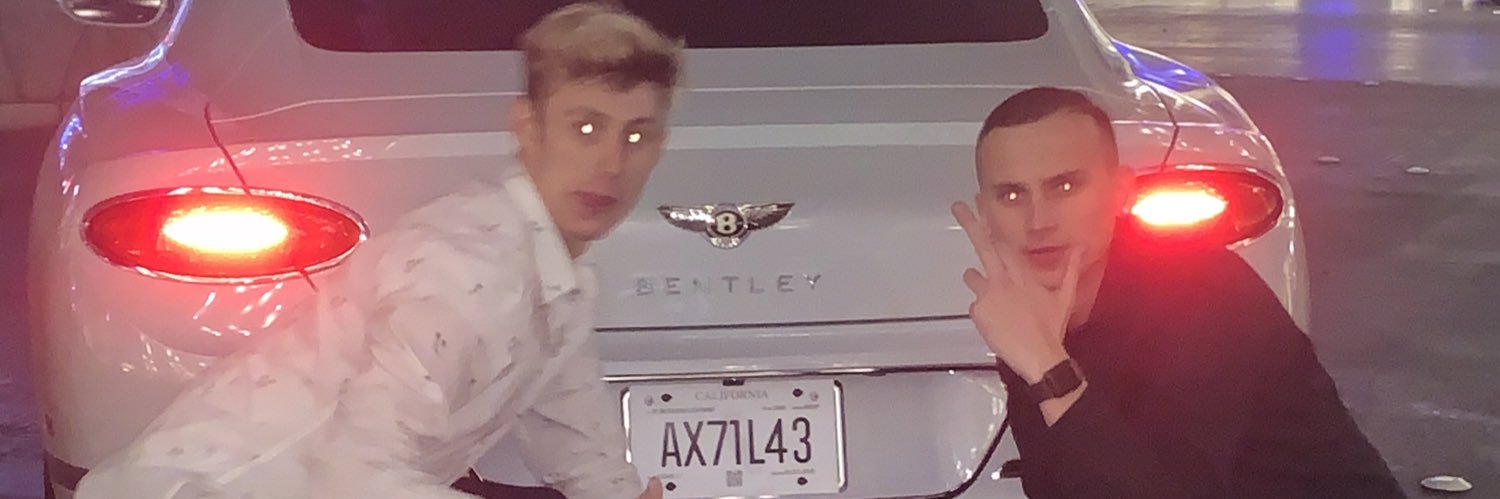 lacn28's profile banner image