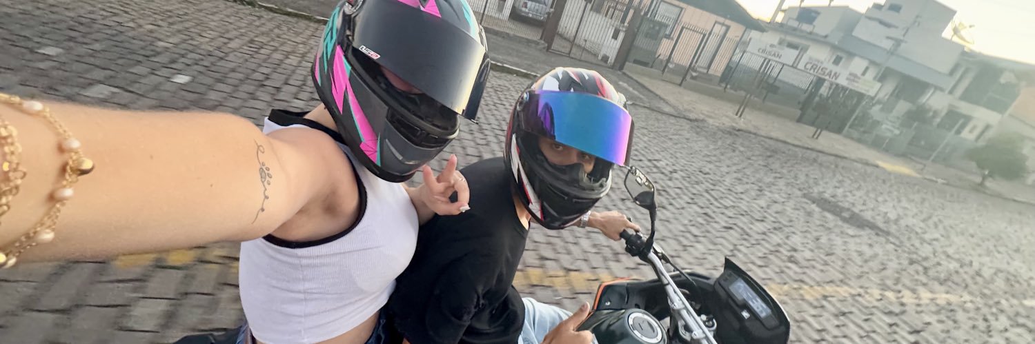 lauratomasii's profile banner image