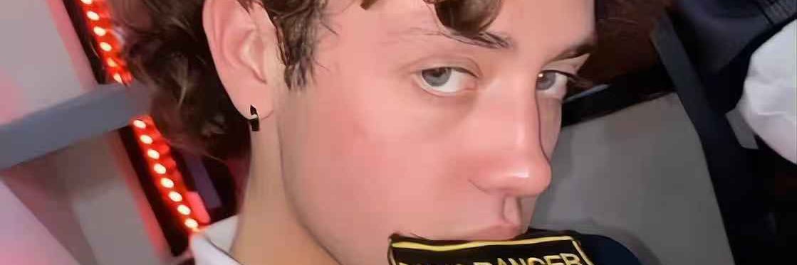 想撸猫结果发现没养只好脱下裙子边撸边学猫叫 banner
