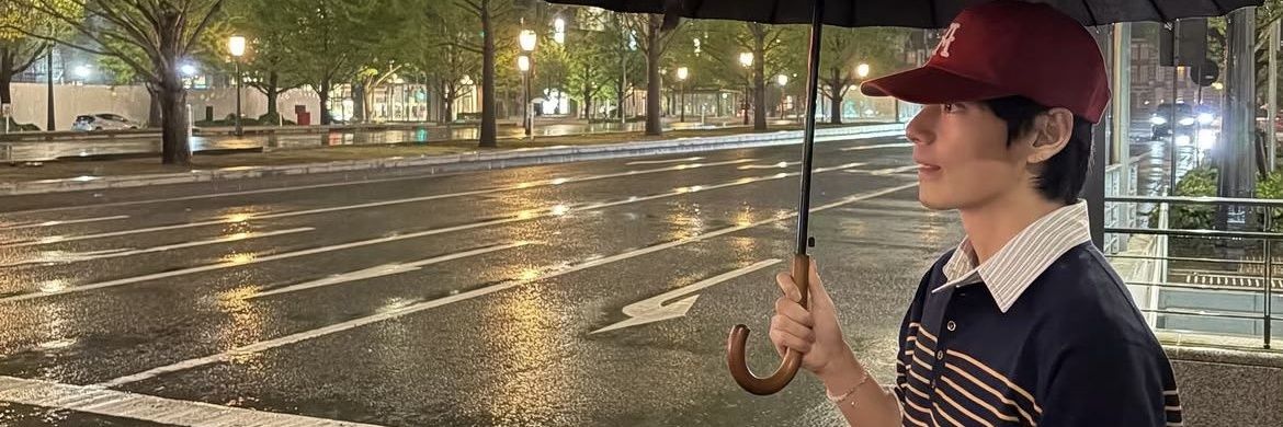 Leon. banner