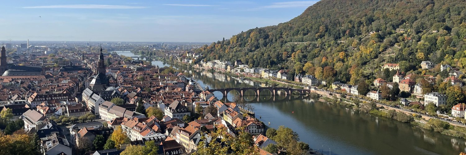 Moon🌙👩🏻 banner