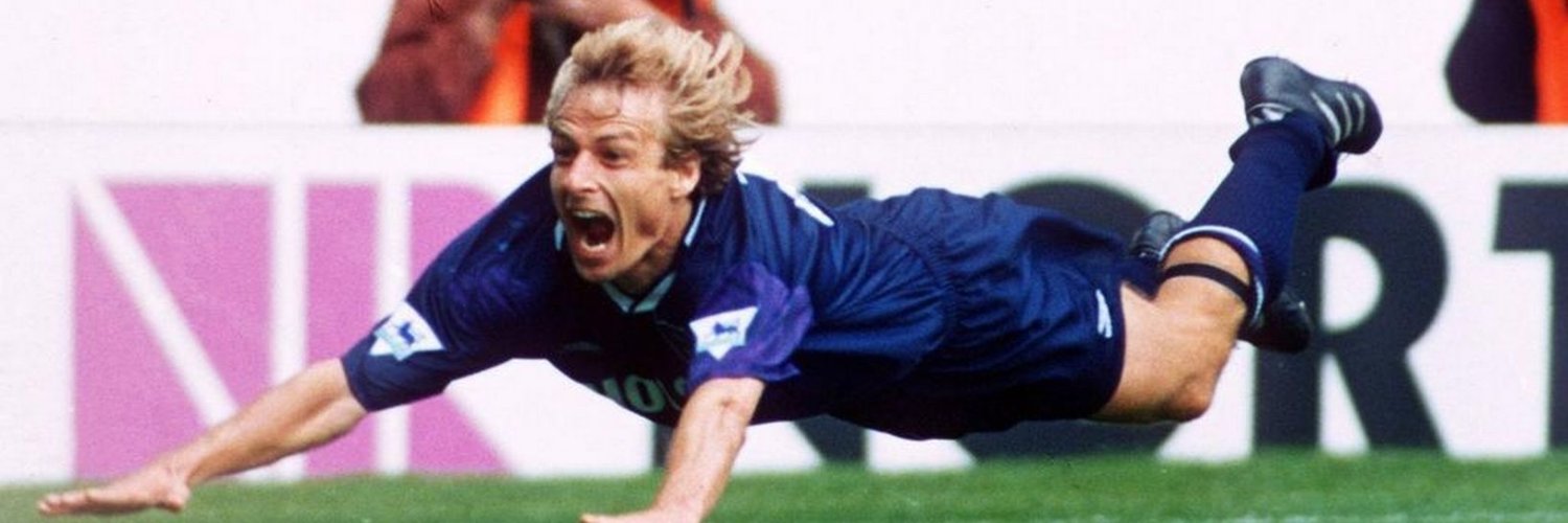 Damian Howells banner