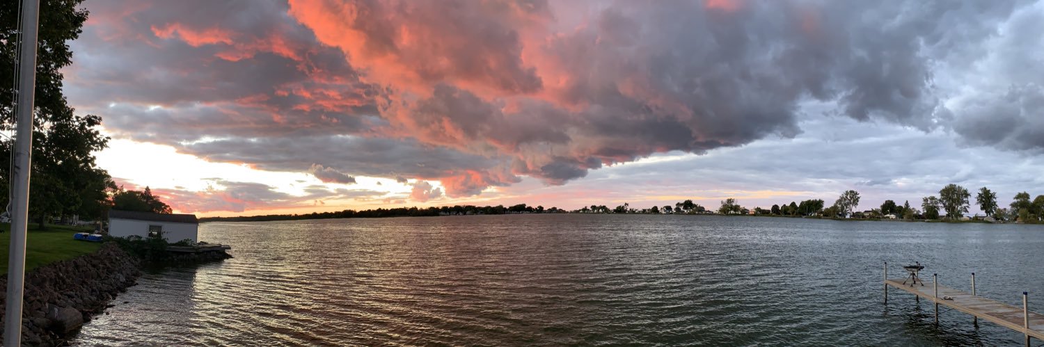 Laurie Hazard 🇺🇦 banner