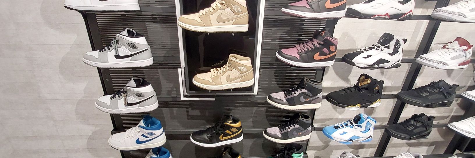 Simak Naveed Akther banner