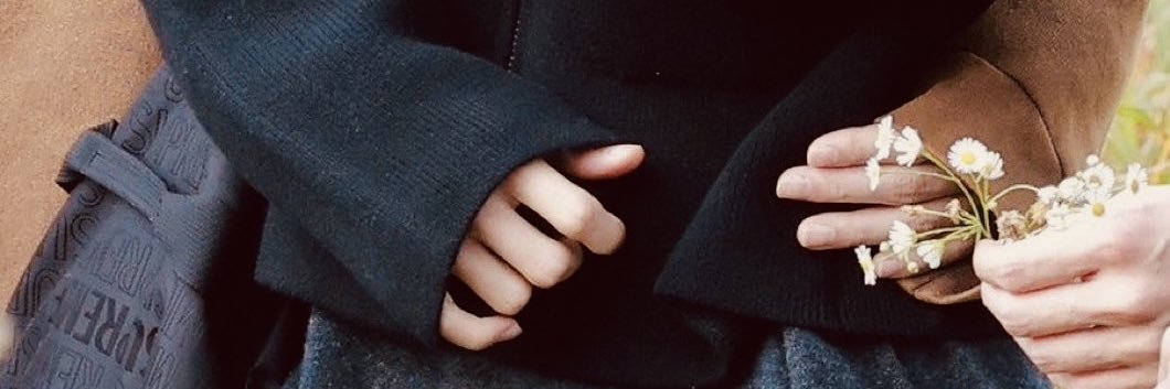 tess🦋 banner