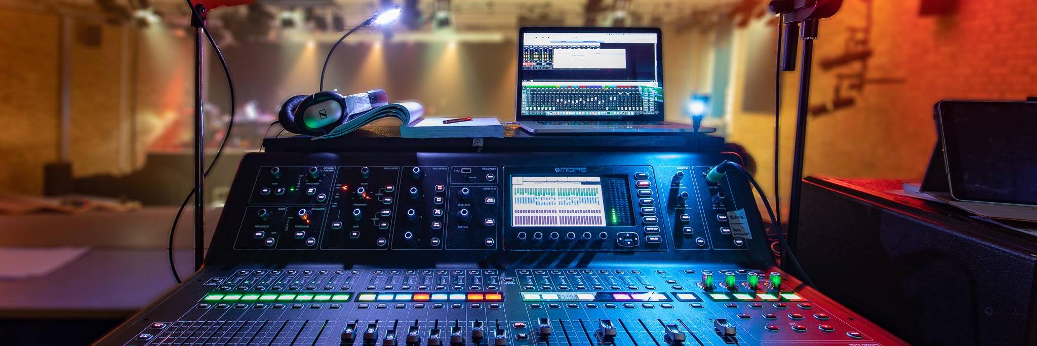 StageSoc's profile banner image