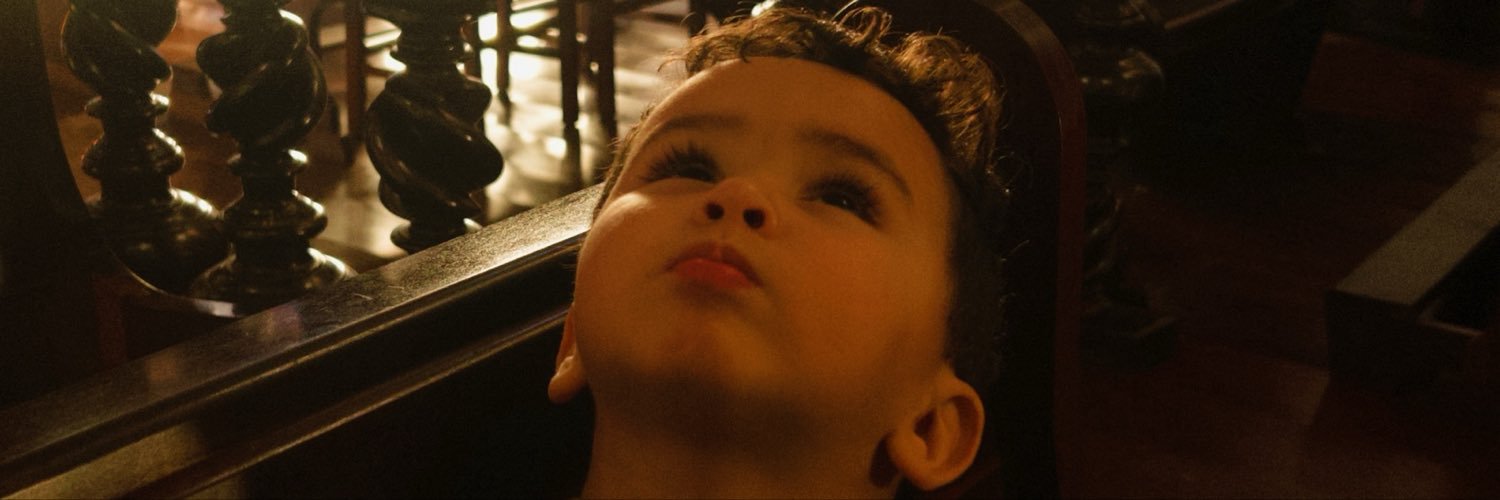 itslarasant's profile banner image