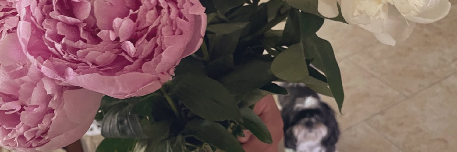 etizzlee's profile banner image