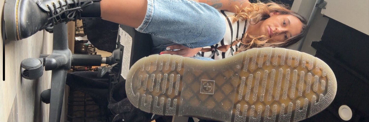 Bella owns Me 😡🎣 banner