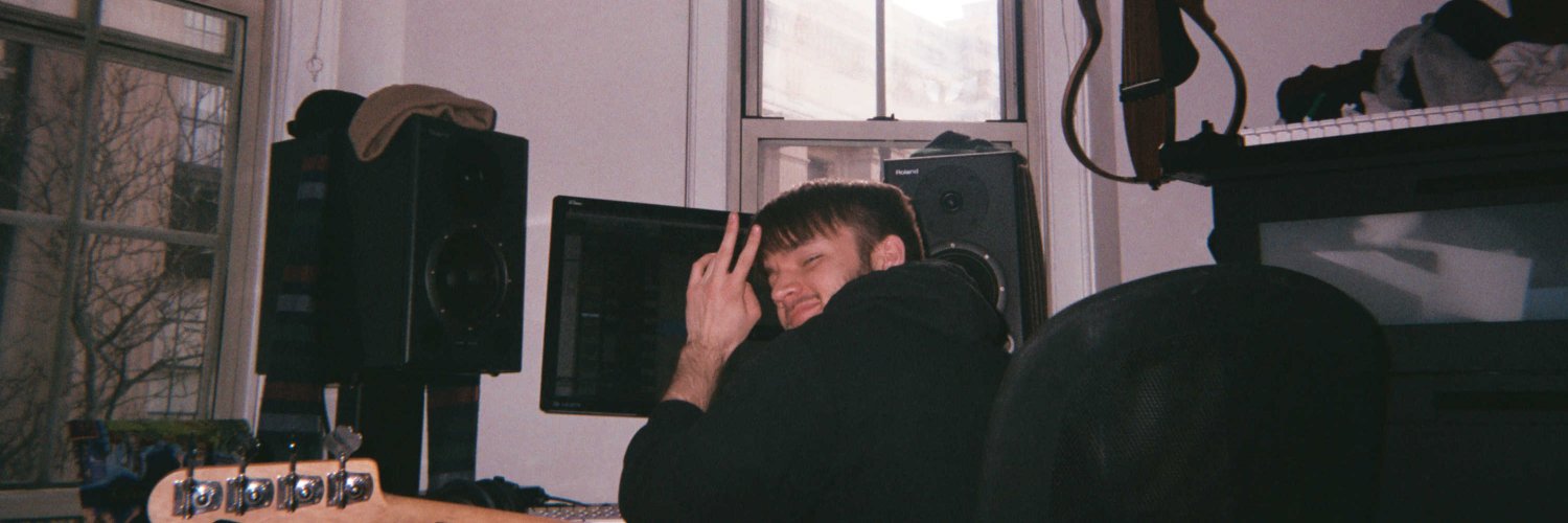 davinkingston's profile banner image