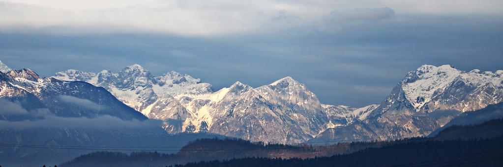 Twitter banner for @slovenia