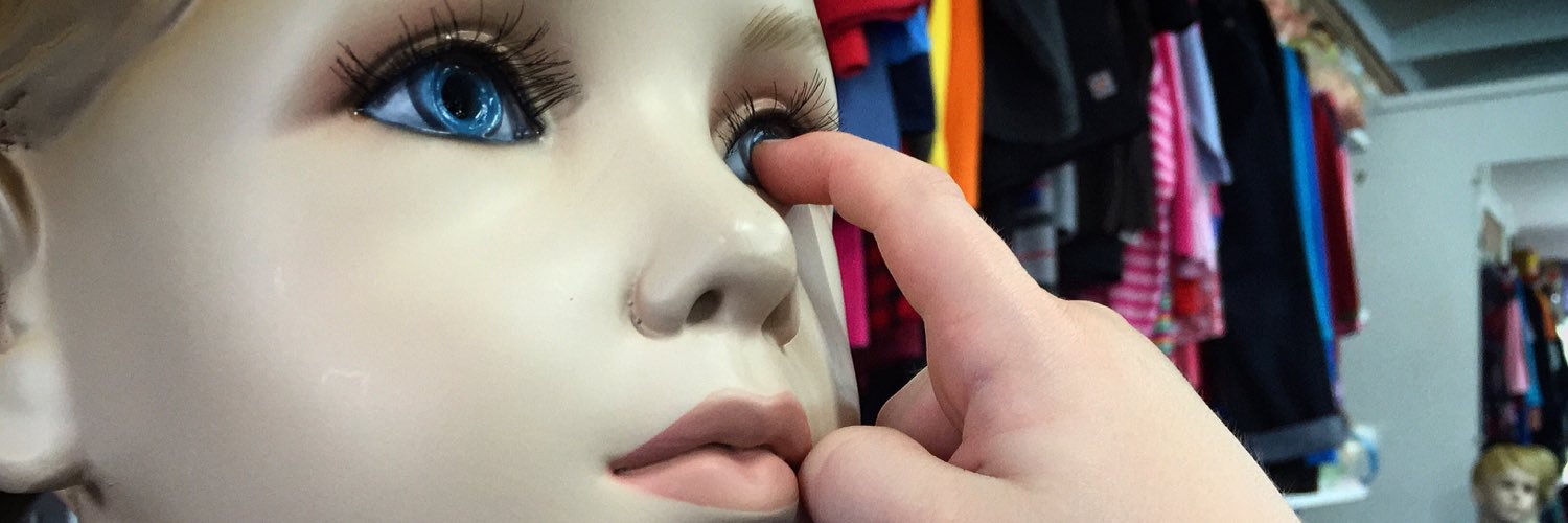 Simone De Peak banner