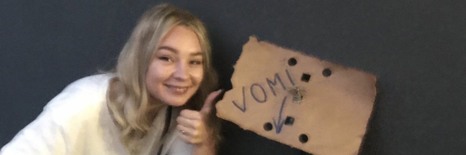 _amandinemb's profile banner image