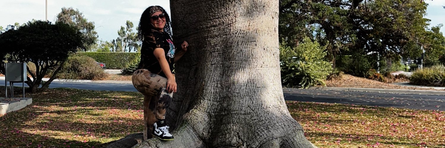 DAPHYA👁duff-EYE-uh banner