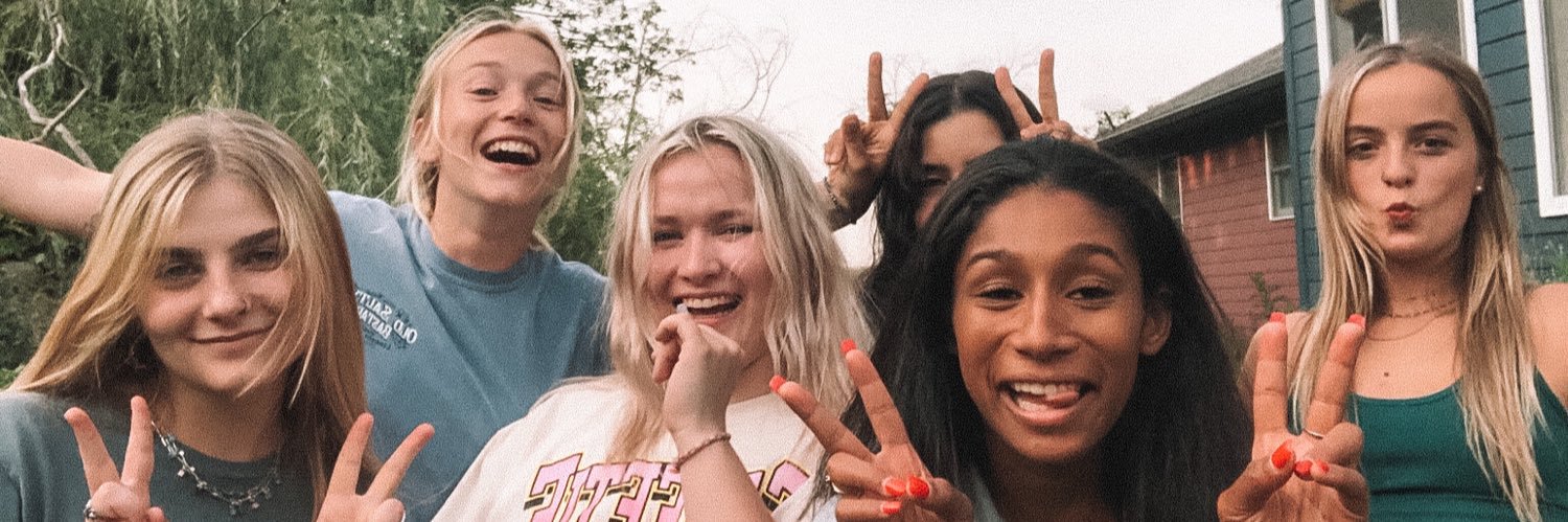 larson_naomi's profile banner image