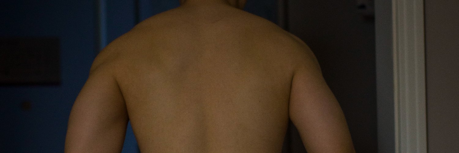 毫无训练痕迹的🐷 banner
