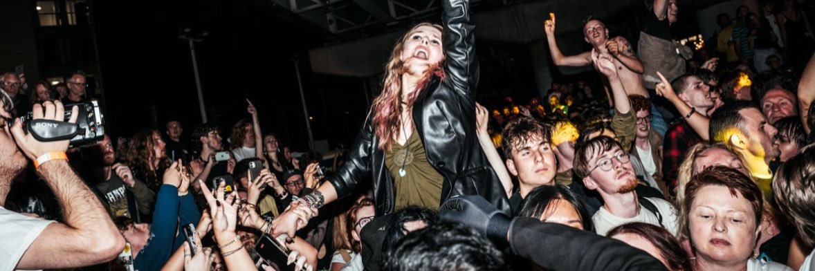 carrie 💥💥💥 banner