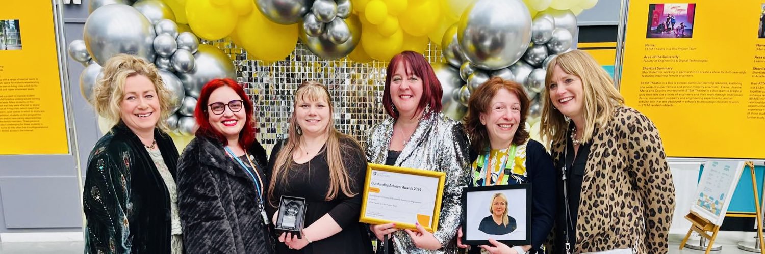 Louise Hodgson 👯‍♀️💃🏻🎉 banner