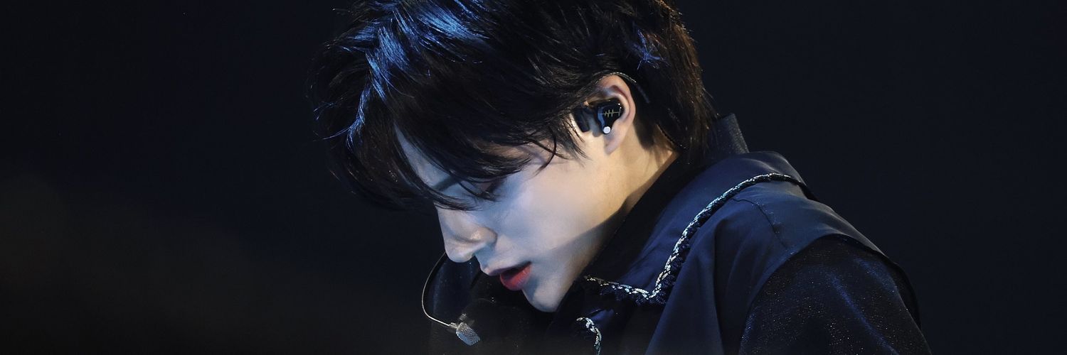 lyraa24's profile banner image