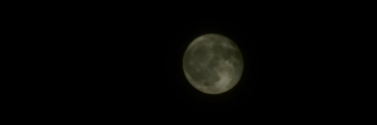 eemmiiittaa's profile banner image