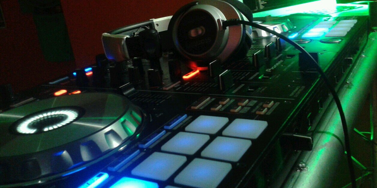 djTiti08's profile banner image