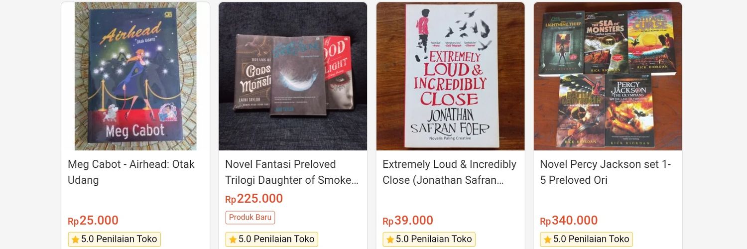 raven is selling books 🛍️ banner