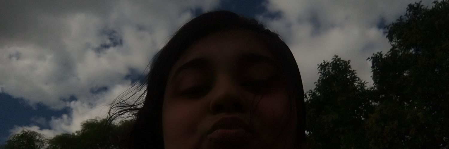 Luisana Pacheco. banner