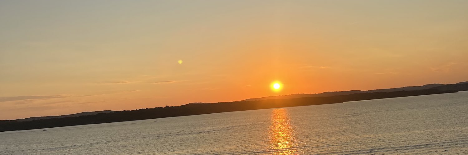 M banner