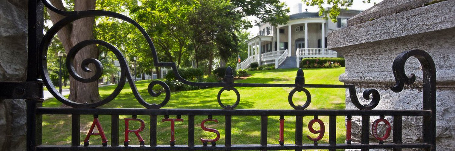 Queen's Alumni banner