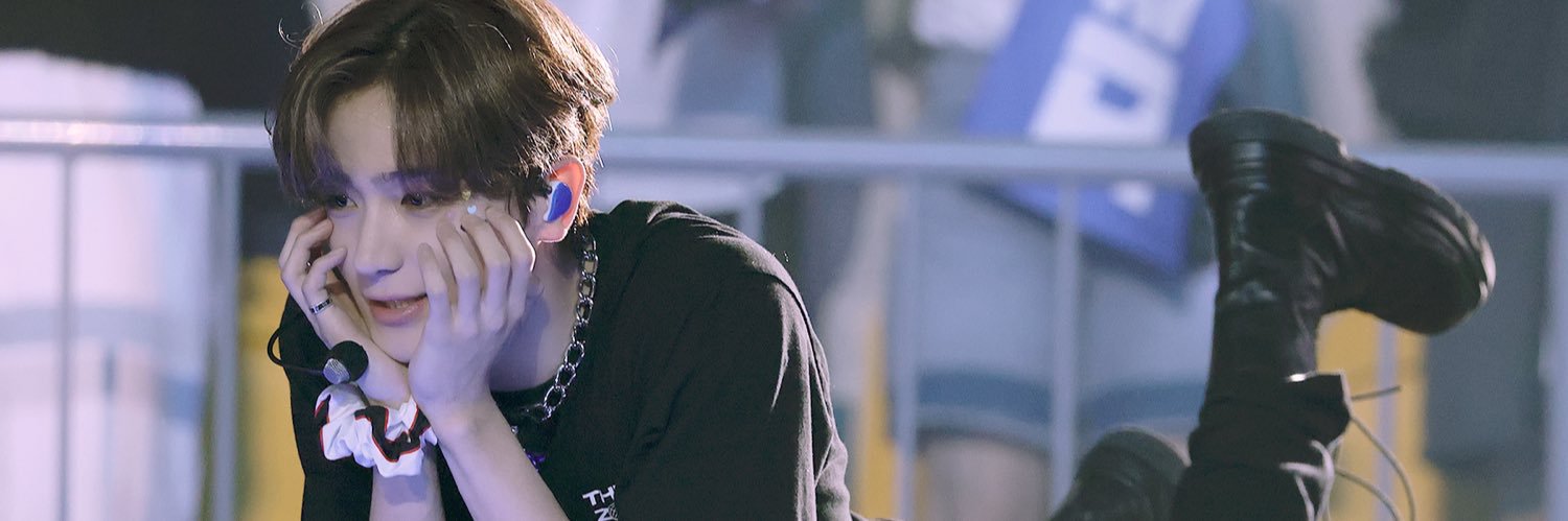luvyourpresent's profile banner image