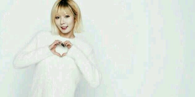 hyuenaa's profile banner image