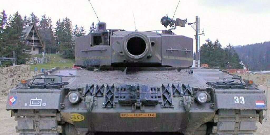 leopard_2A4's profile banner image