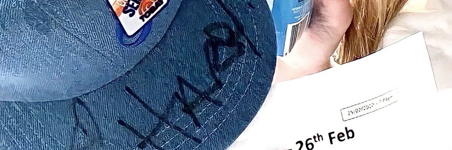 r2uge's profile banner image