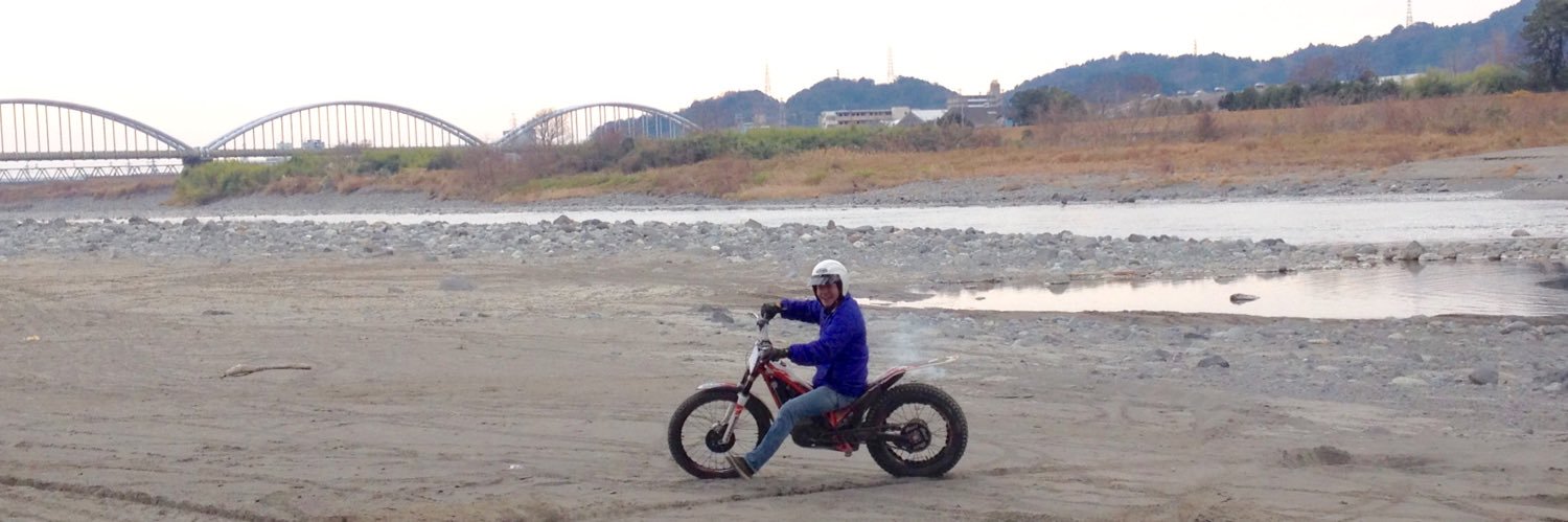 CB400SUPERDRY's profile banner image