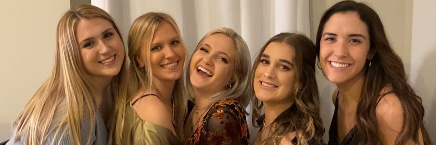 lindseysnock's profile banner image