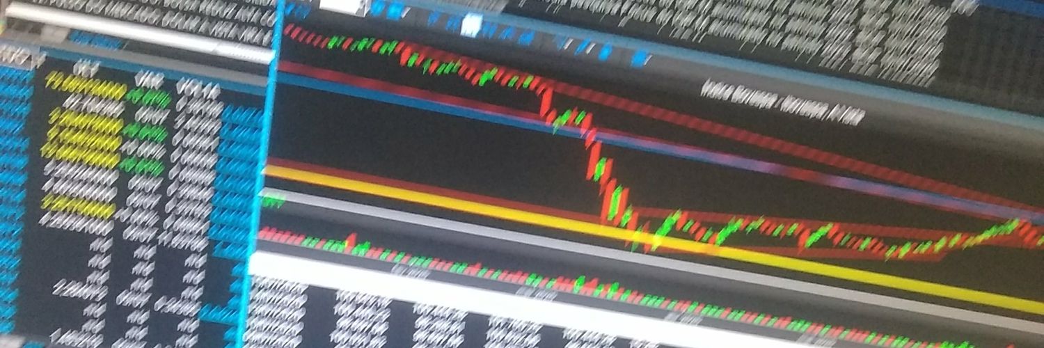 Elton: psi de barba,̶ ̶c̶a̶b̶e̶l̶o̶ e bigode banner