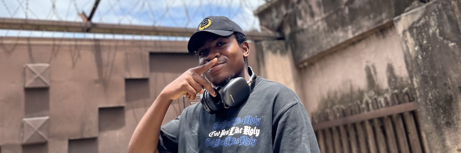 Hereispoppey40 banner