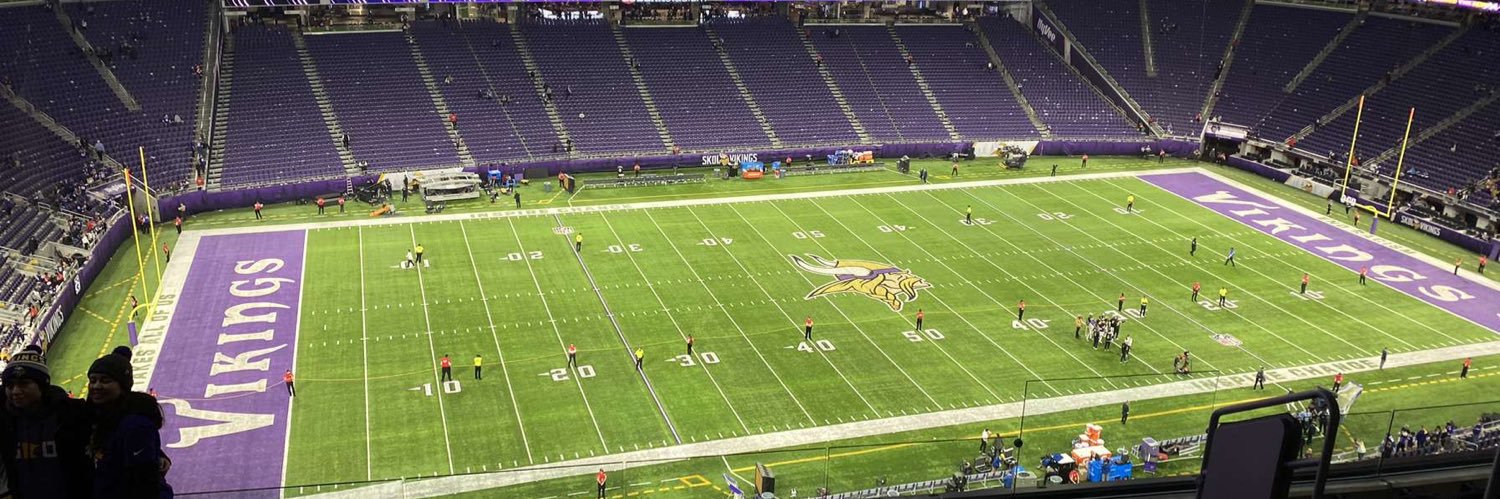 Hunter B. 🐥💜 banner