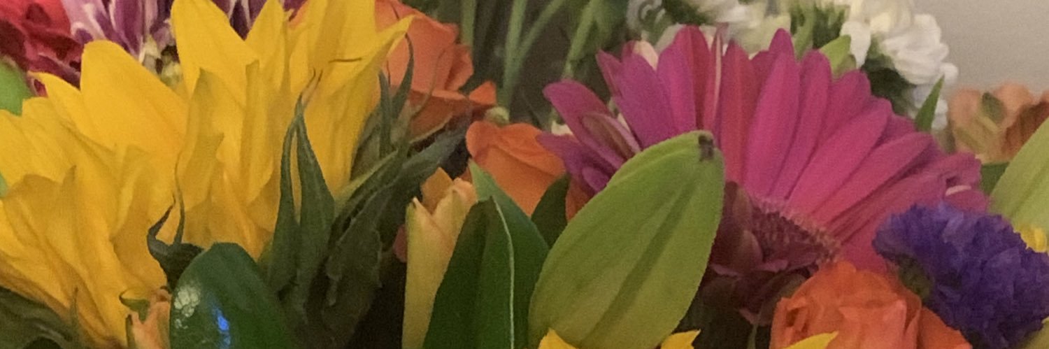 gldnarie's profile banner image