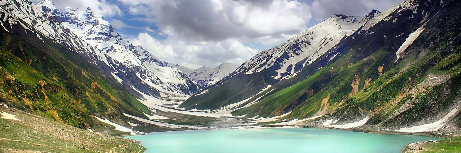 RealMahnoor's profile banner image