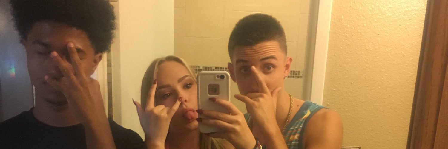 _ryanneboo's profile banner image
