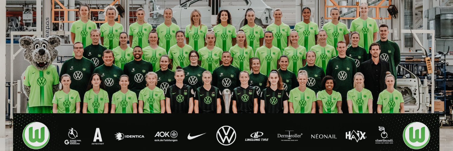 cutekelly queen of the wolves 💚 🐺's banner