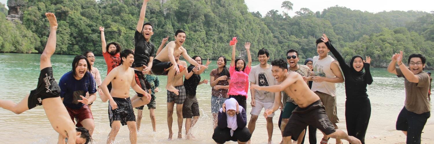 vicky achmad banner