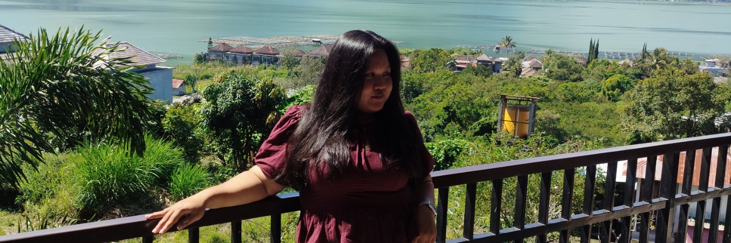 meyiiii banner