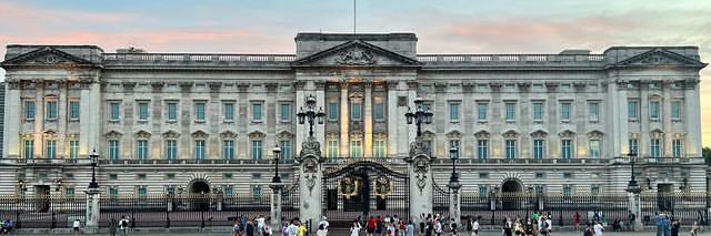 QueenCamilla banner