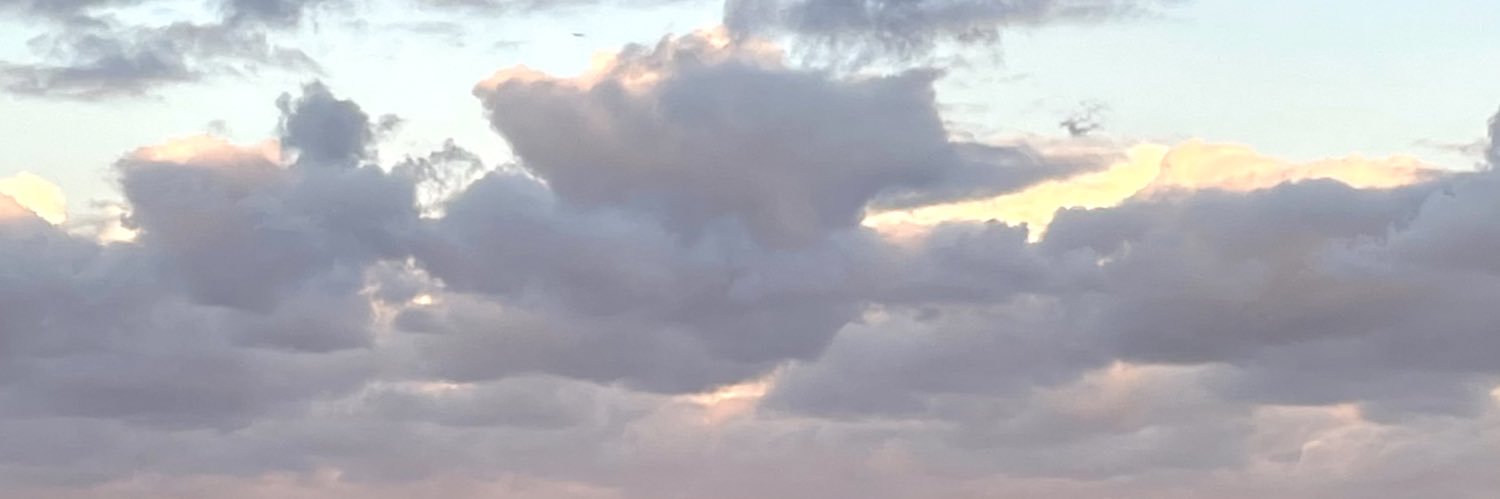 chloew_02's profile banner image