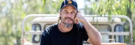 Travis Fimmel Tweets banner