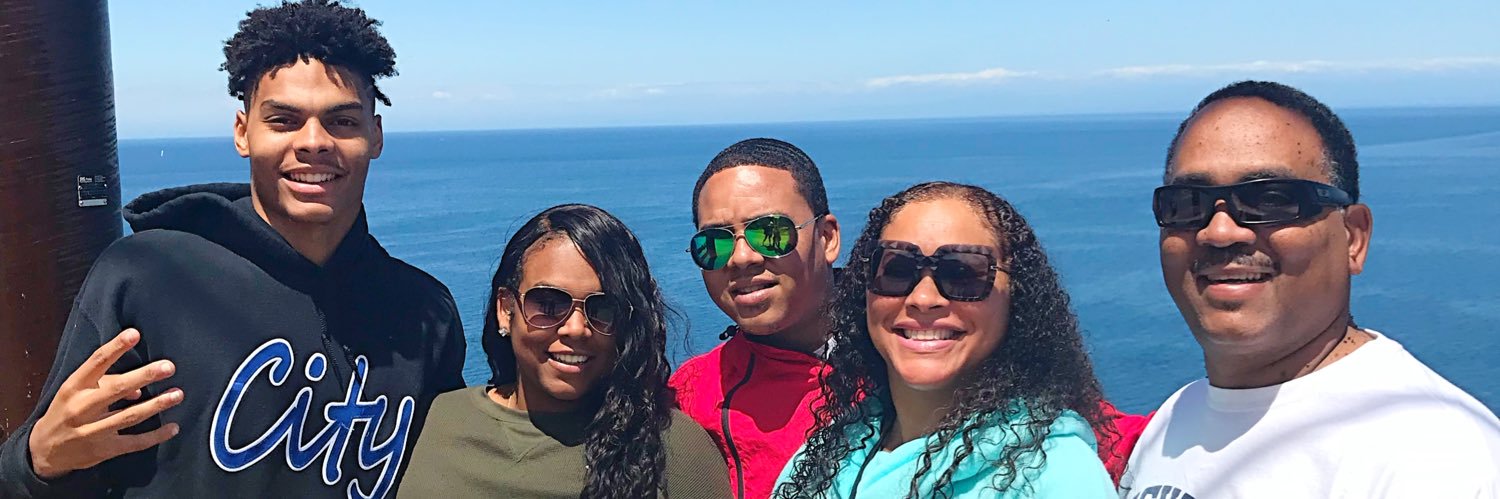 Taniya_10's profile banner image